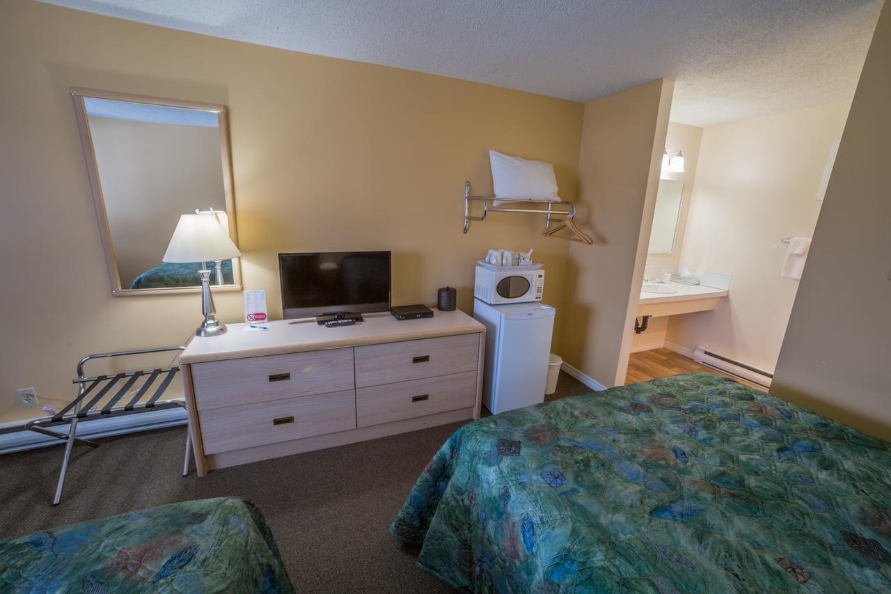 Westwood Motel 100 Mile House エクステリア 写真