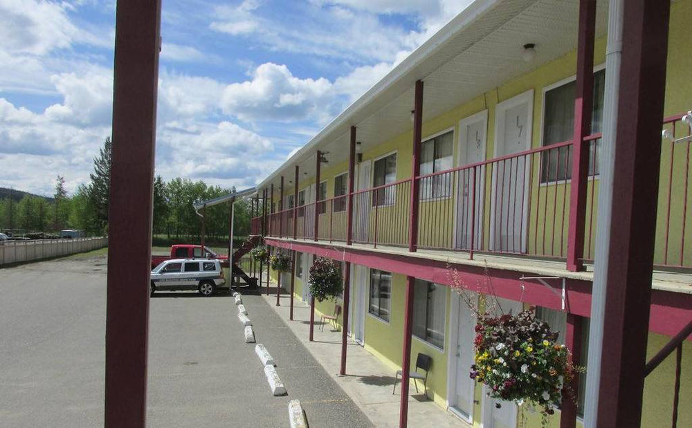 Westwood Motel 100 Mile House エクステリア 写真