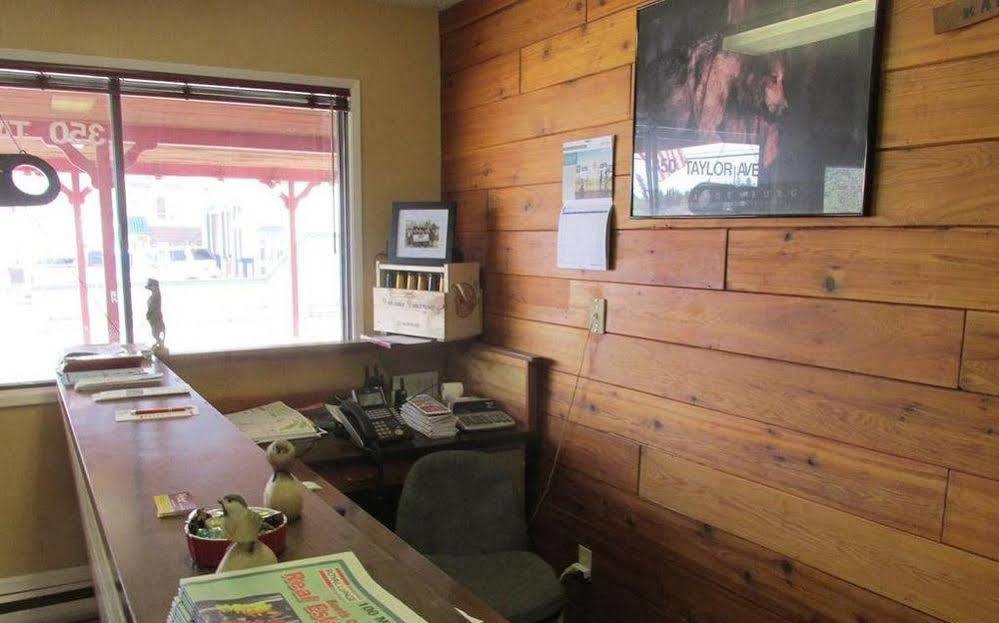 Westwood Motel 100 Mile House エクステリア 写真